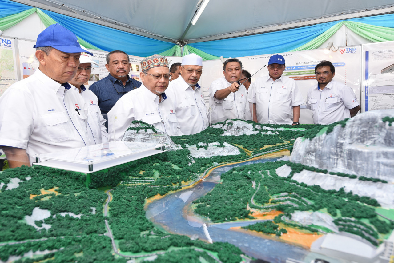 TNB explained that the hydroelectric dam will contribute an average of 600-gigawatt (GW) hour a year, thus preventing 355,000 tonnes of carbon dioxide emissions by heat plant operations or fossil fuels. – Pic courtesy of TNB, June 12, 2022