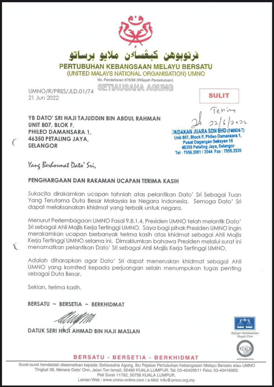 The letter was issued by Umno secretary-general Datuk Seri Ahmad Maslan who in the letter quoted Datuk Seri Ahmad Zahid Hamidi as stating that he had terminated Datuk Seri Tajuddin Abdul Rahman’s services as Umno Supreme Council member. – Pic courtesy of Umno sources, June 24, 2022.