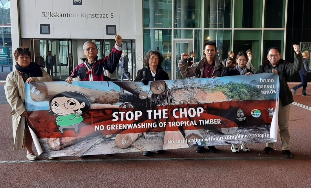 Indigenous representatives had staged a peaceful demonstration at a government building complex in The Netherlands. According to activist Peter Kallang, the Dutch government was targeted, as The Netherlands imports a big volume of Sarawak timber annually. – Pic courtesy of Peter Kallang, August 13, 2022