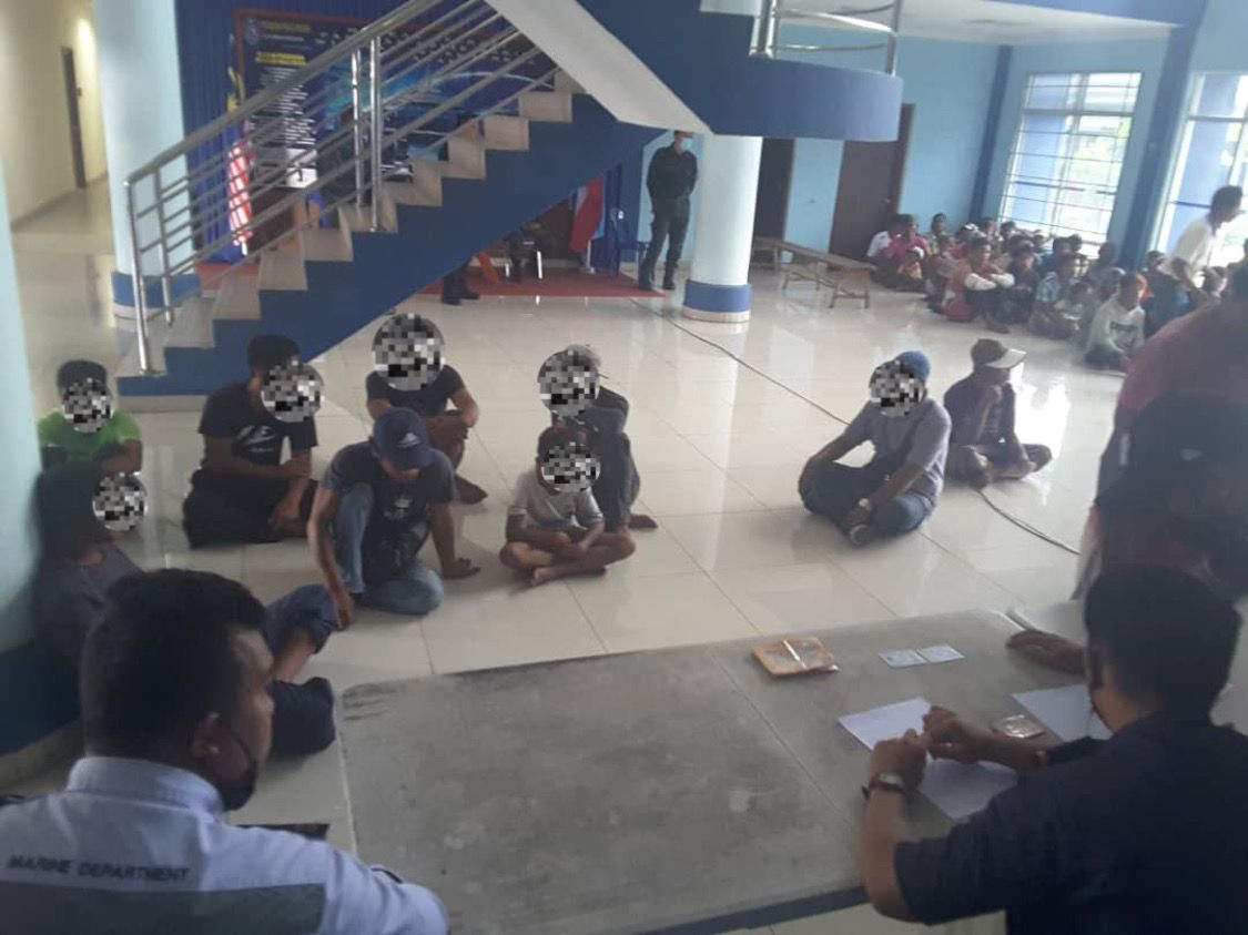 A total of 375 security personnel from Lahad Datu, Kunak, Semporna, and Tawau were involved in Op Gasak Laut, which inspected a total of 88 boats, says ESSCom commander Hamzah Ahmad. – Pic courtesy of ESSCom, September 3, 2022