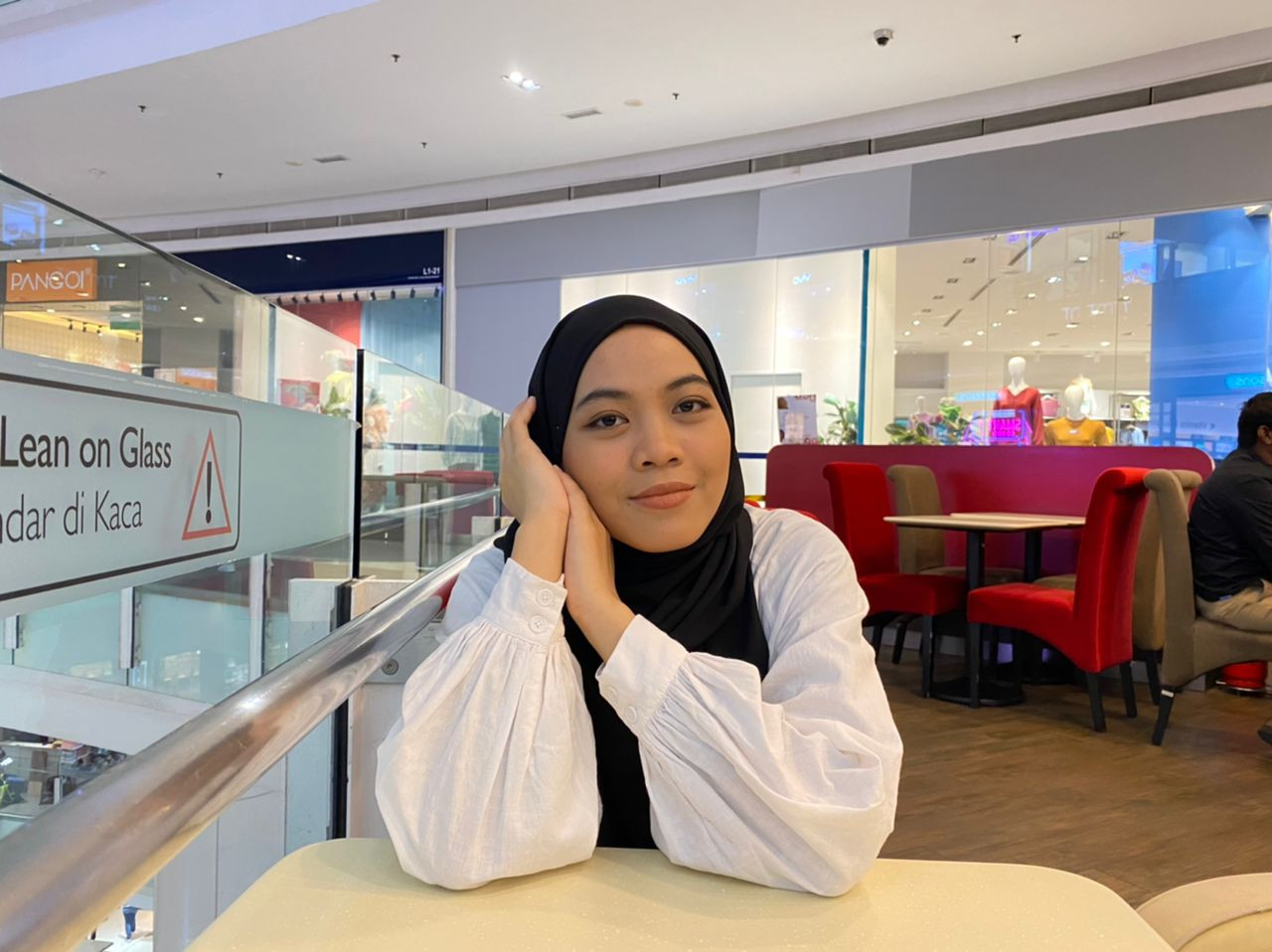 Siti Norazimah Abdullah Sani, 22, a student of sociology and anthropology, says that Malaysia Day in her hometown in Sarawak was very festive with bazaars and concerts. – HAKIM MAHARI/The Vibes pic, September 16, 2022