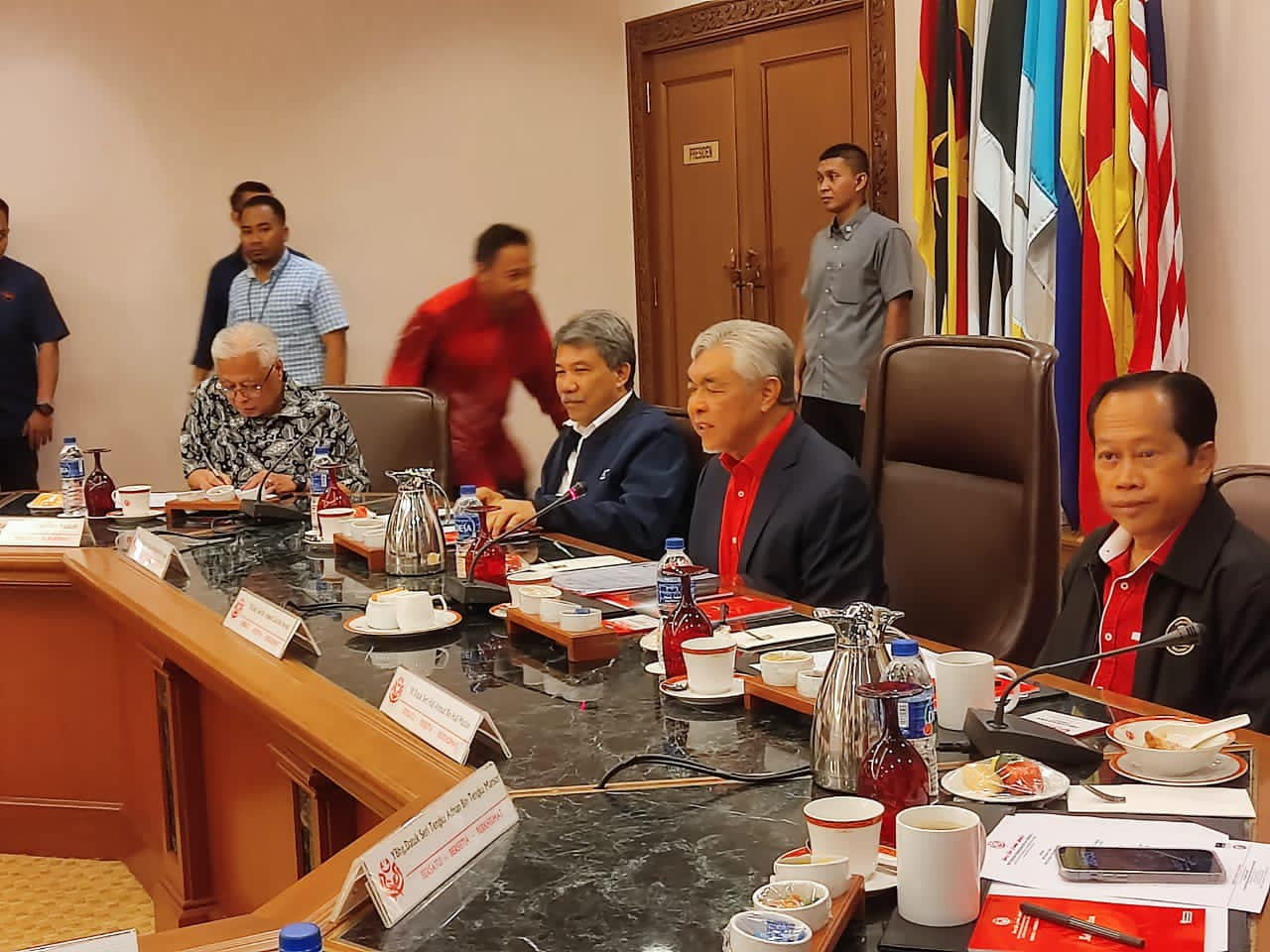 Separately, Datuk Seri Ahmad Maslan (right) says that Umno will hold its next annual general assembly between December 21 and 24 this year. – BN Comms Facebook pic, November 24, 2022
