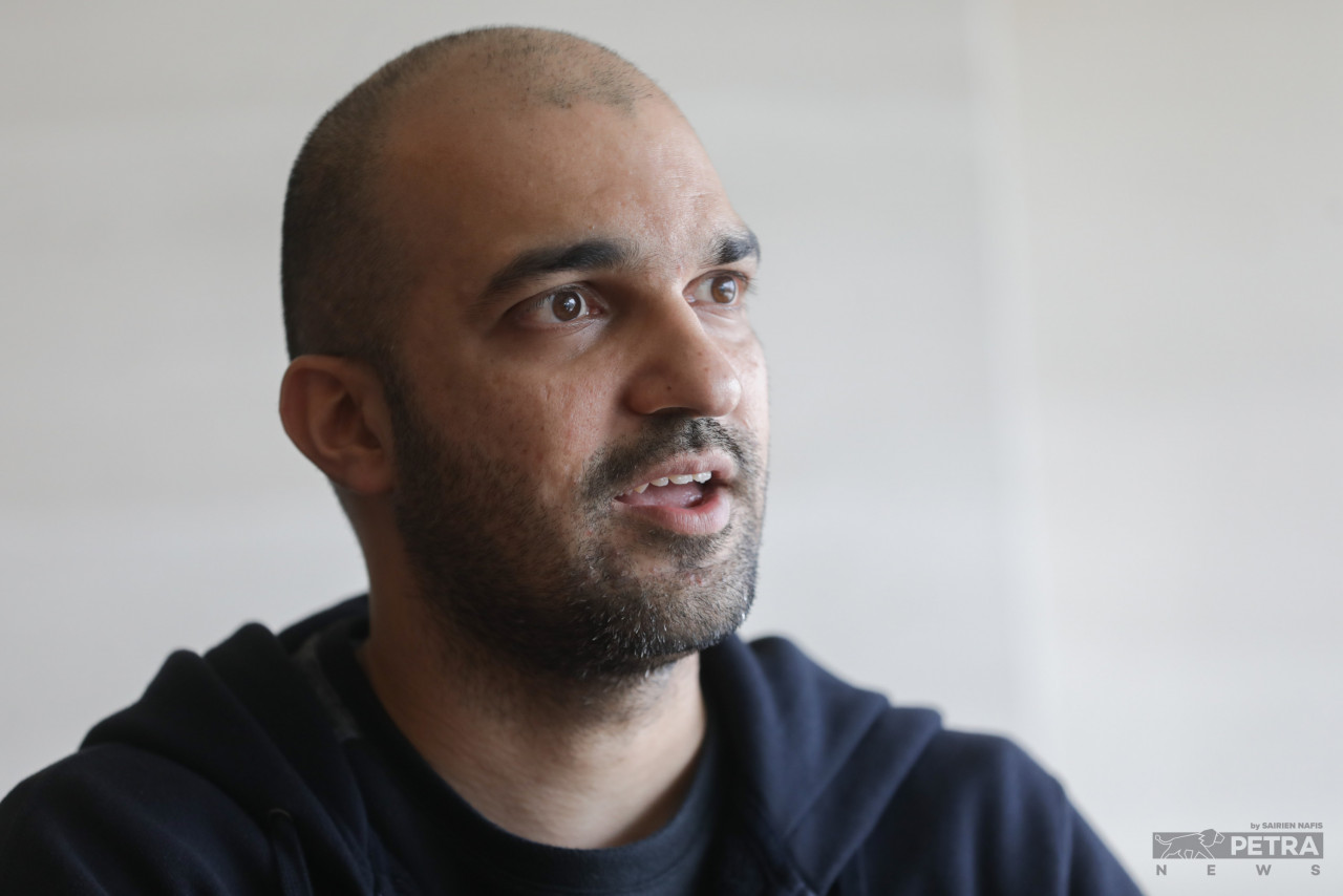 Mohammed Amin Mohammed Sidek, the executive director of PETRA Digital and chief executive officer of an upcoming homegrown travel booking platform called TravelWalla, says TravelWalla will be the first online travel partner that aligns itself to empower hotels to retake control of their rates and distribution channels while giving users the lowest possible rates, and educating them through its destination marketing features. – SAIRIEN NAFIS/The Vibes pic, March 25, 2022