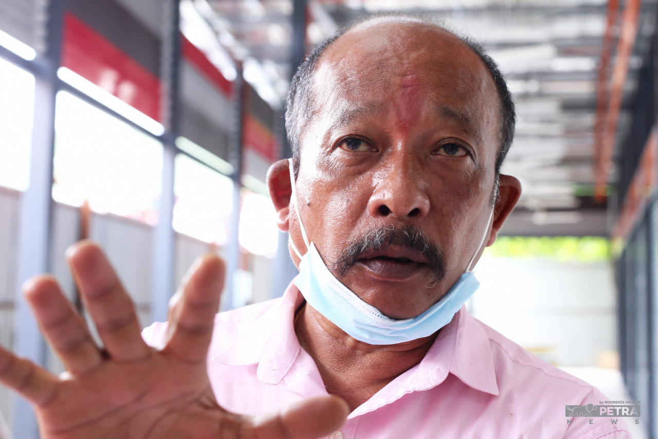 Hawker Maniam Ratnam, who will offer Indian food at his stall, says that while the food court is a boon for traders who had previously operated in the area, the limited seating for customers might impede profits. – NOOREEZA HASHIM/The Vibes pic, April 24, 2022