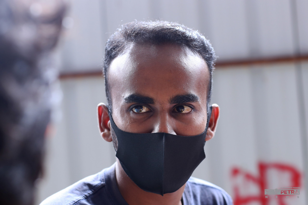 Mohamed Salman, whose uncle runs famed fish head curry stall Annuar Fish Head Curry, says their food truck has more space and is easier to operate from. – NOOREEZA HASHIM/The Vibes pic, April 24, 2022