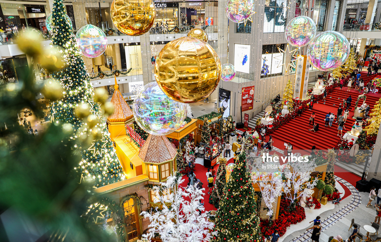 Shopping malls in the Klang Valley are decked out in their festive best. – The Vibes pic, December 25, 2020