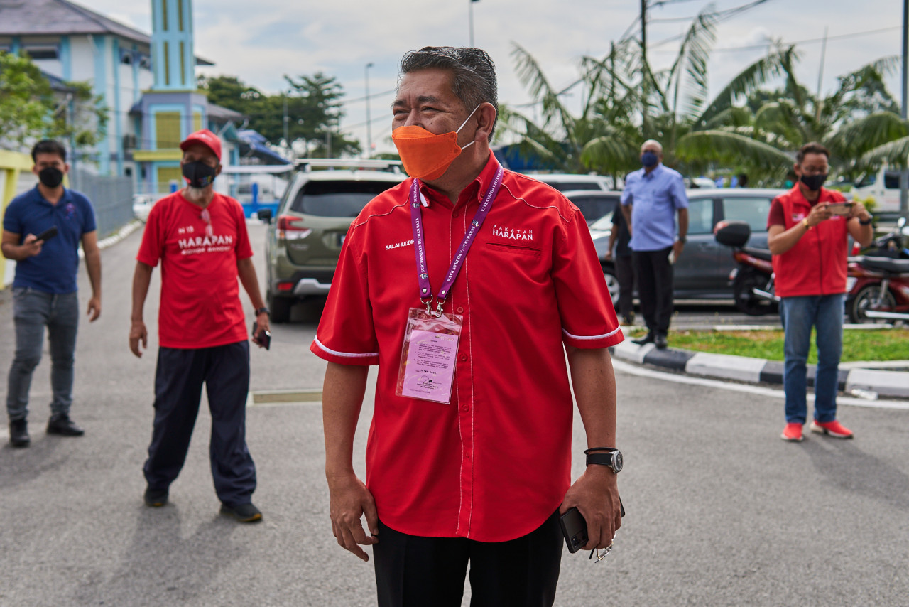 Amanah deputy president Datuk Seri Salahuddin Ayub says as a new party, Muda is reminded to clearly distinguish between its enemies and its allies. – EMMANUEL SANTA MARIA CHIN/The Vibes pic, February 27, 2022