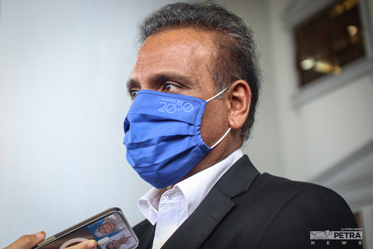 Defence lawyer Ramkarpal Singh had earlier labelled the gag order requirement as being ‘too much’ and had submitted instead for bail to be set at RM2,000 for each charge. – SYEDA IMRAN/The Vibes pic, July 22, 2022