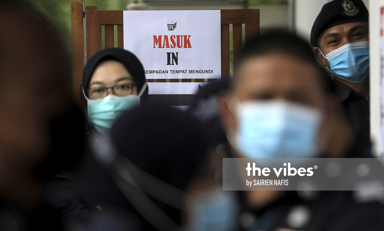 The Kota Kinabalu police headquarters is abuzz with activity as early voting starts in Sabah today. – The Vibes pic, September 22, 2020