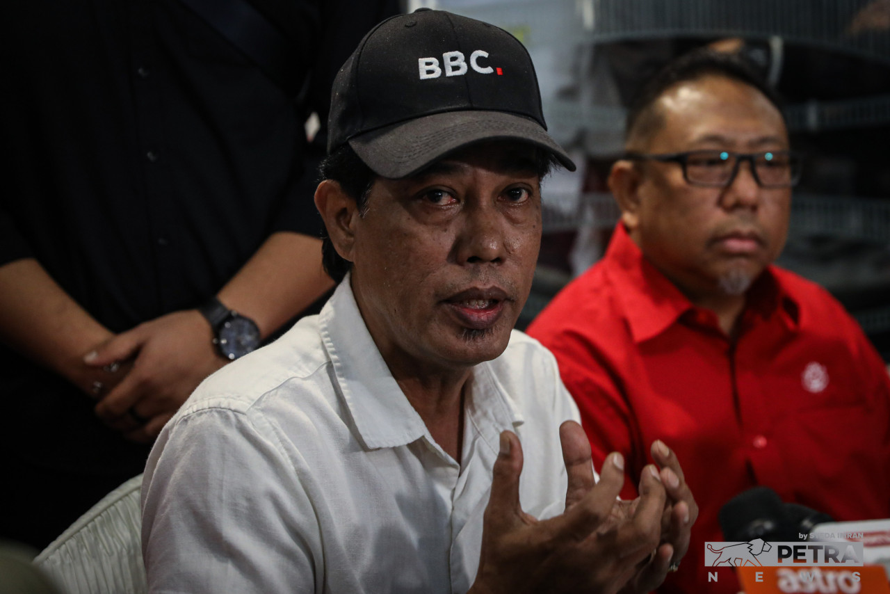 Datuk Ramalan Yunus, a self-styled independent political analyst and Umno member, says said only those with vested interest within the party are still resisting the party president’s attempt to fulfil the decree by the Agong. – SYEDA IMRAN/The Vibes pic, November 24, 2022