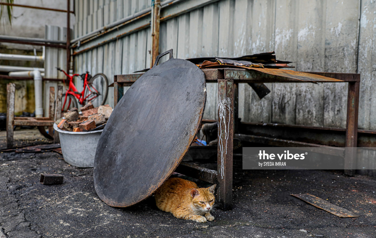 The authorities recently conducted checks on a glove factory in Port Klang to determine employees’ living and working conditions. – The Vibes pic, December 26, 2020
