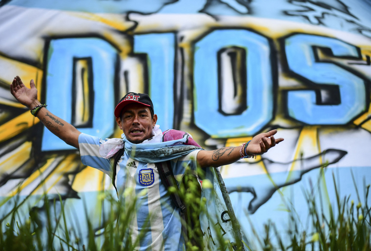 A mural in Buenos Aires honouring the late Diego Maradona with the Spanish word for God – ‘Dios’ − and Maradona’s famous jersey number ‘10’. – AFP pic, November 25, 2021