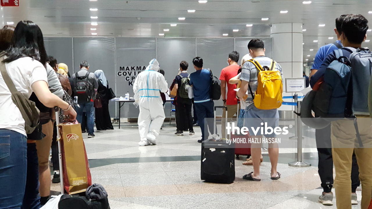 Travellers waiting to undergo the Covid-19 swab test at KLIA. – The Vibes file pic, December 2, 2020