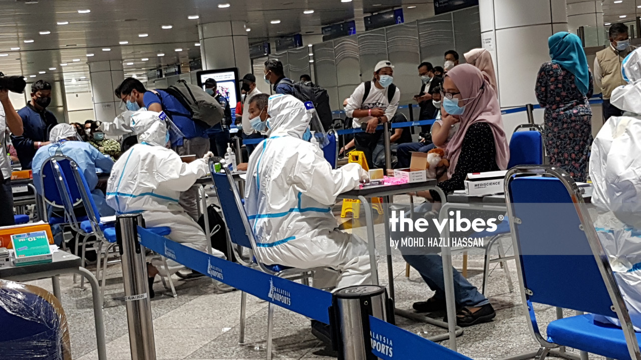 Passengers at KLIA are required to be tested for Covid-19. – The Vibes pic, September 28, 2020