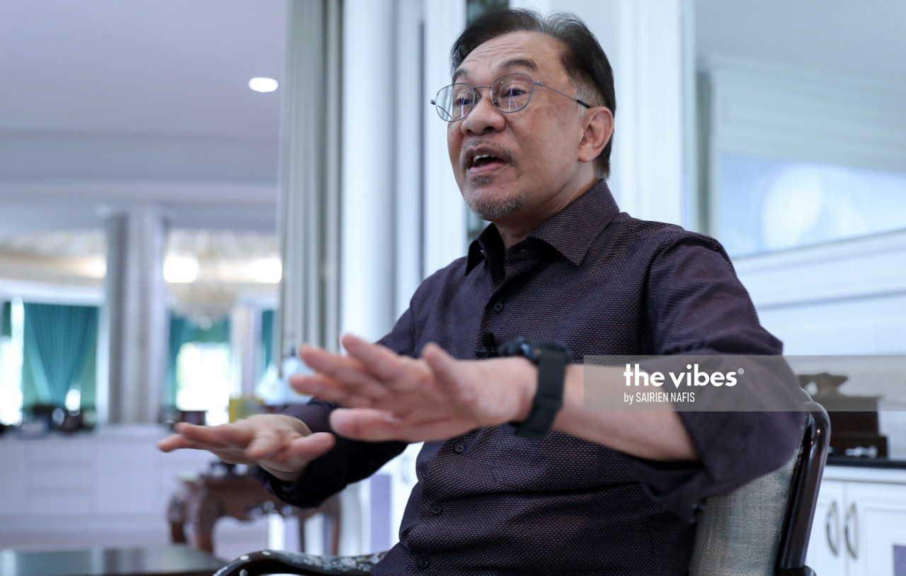 In September, opposition leader Datuk Seri Anwar Ibrahim jumped the gun and made a premature announcement of having enough support to form a new government – a claim that has yet to be proven. – The Vibes file pic, December 30, 2020