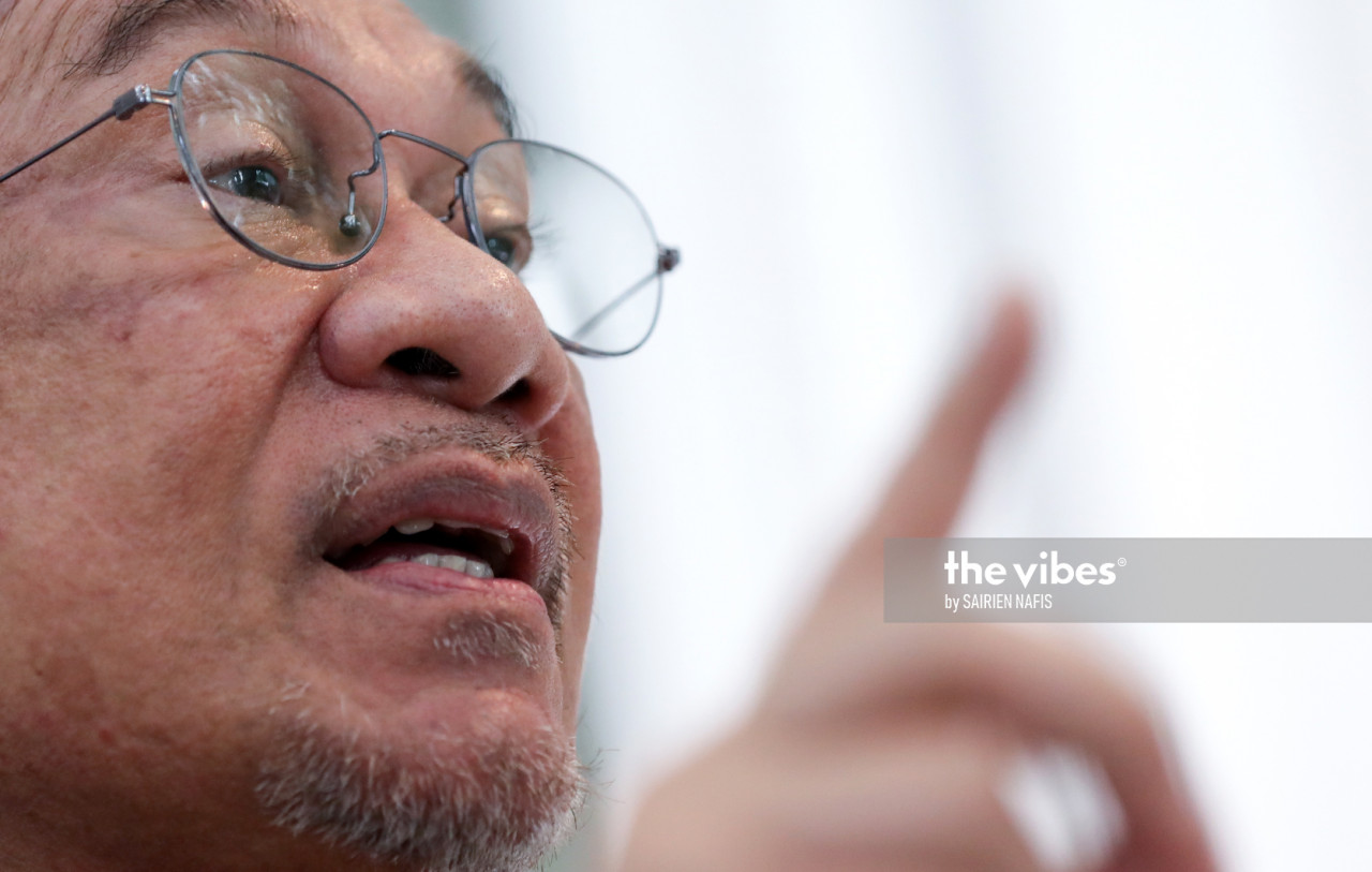 Datuk Seri Anwar Ibrahim says in the age of digital transformation, Tan Sri Tommy Thomas’ book is certainly worth the paper it is printed on. – The Vibes file pic, February 9, 2021