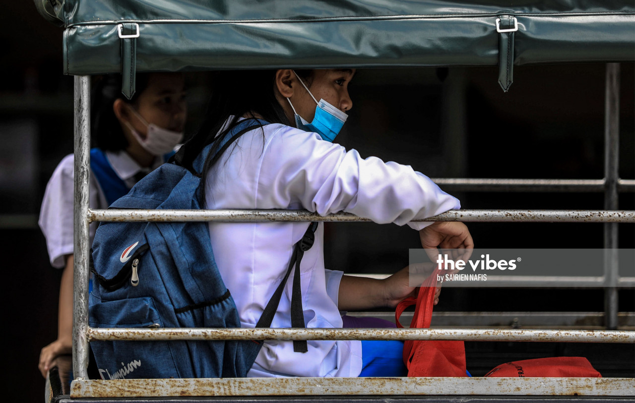 School students in a makeshift van at Pekan Kiulu. - The Vibes pic, Oct 1, 2020