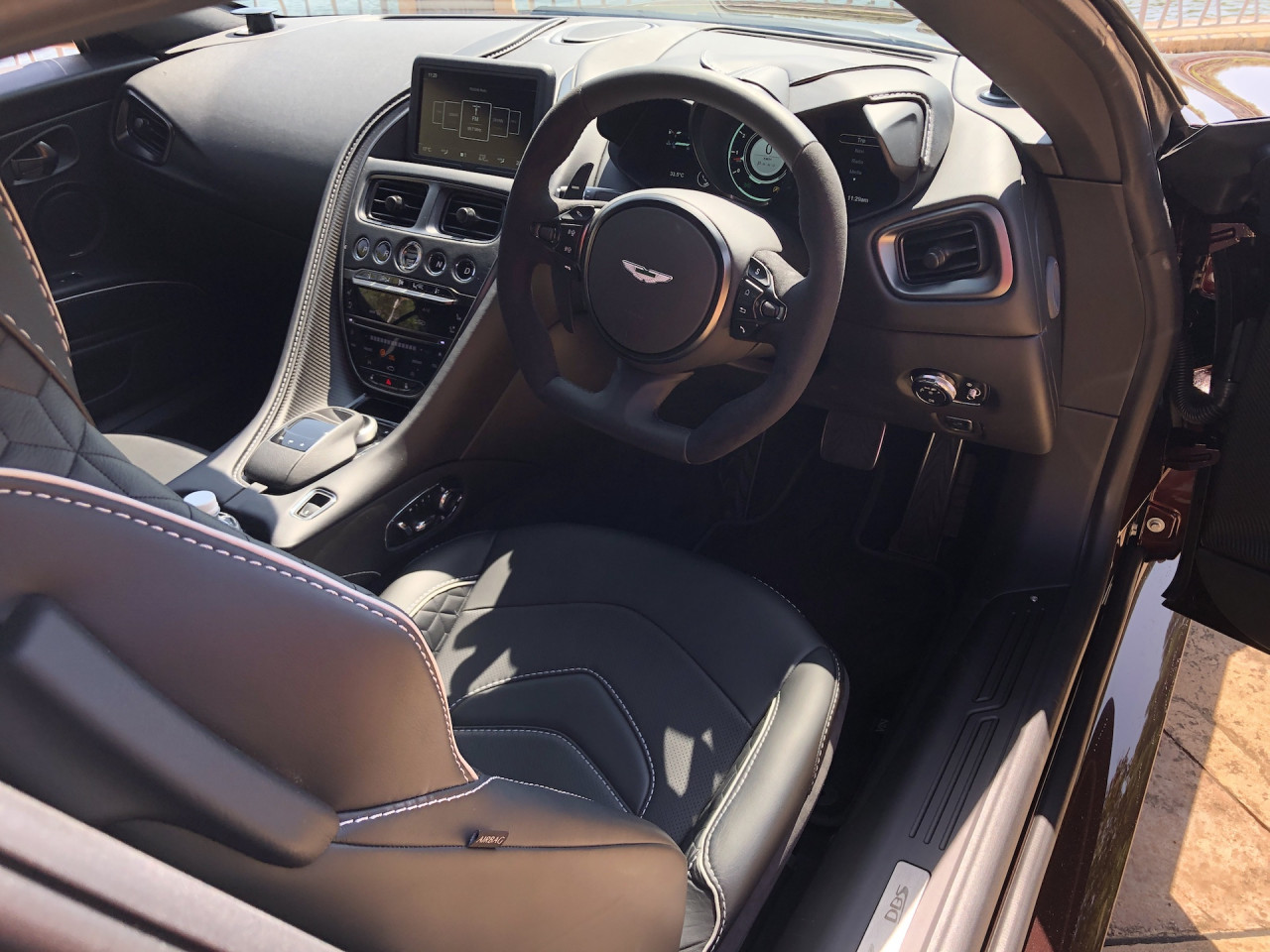 Sports Plus performance seats and steering wheel. – Daniel Fernandez pic