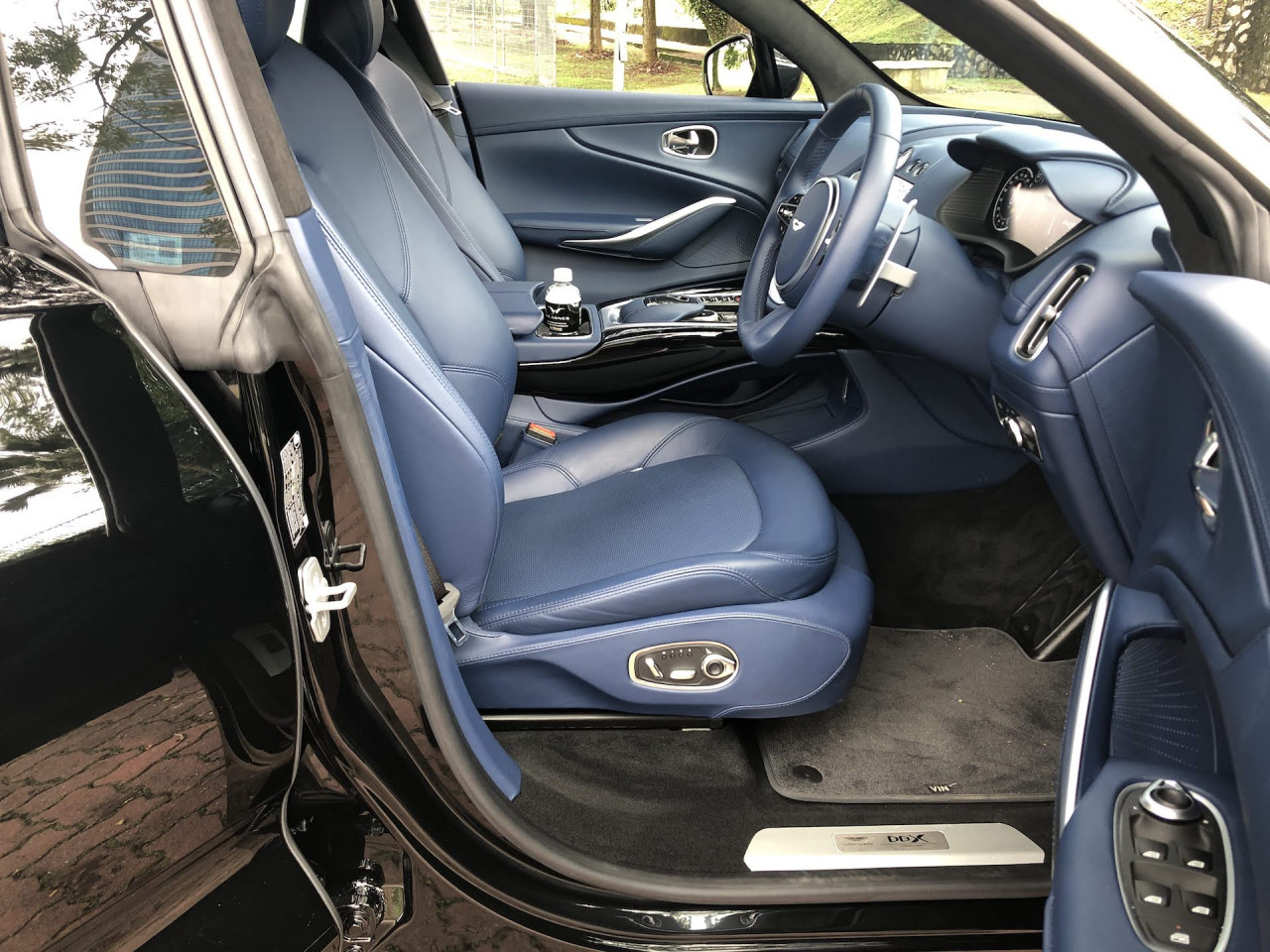 The V8 engine is paired with an advanced electronically controlled 9-speed semi-automatic gearbox. – Daniel Fernandez pic