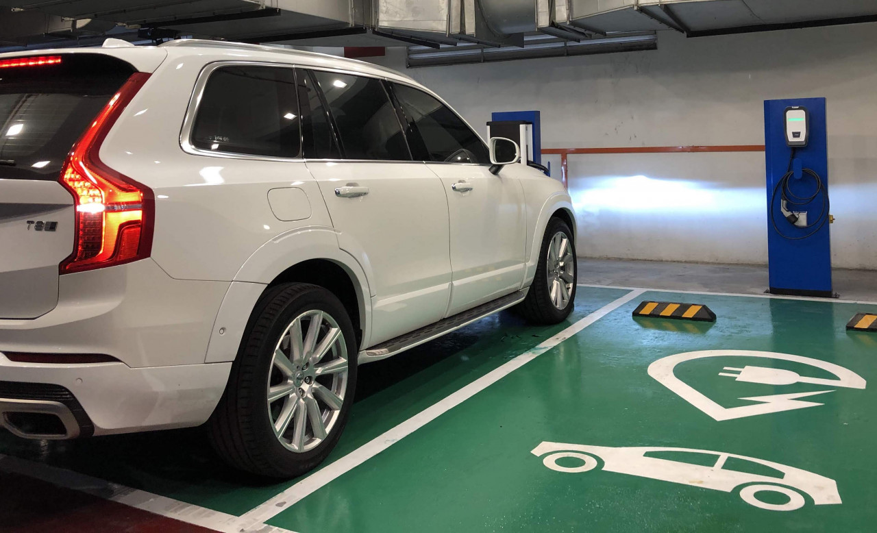 A Circontrol charger in a shopping mall. – Pic courtesy of BMW Group, November 4, 2020