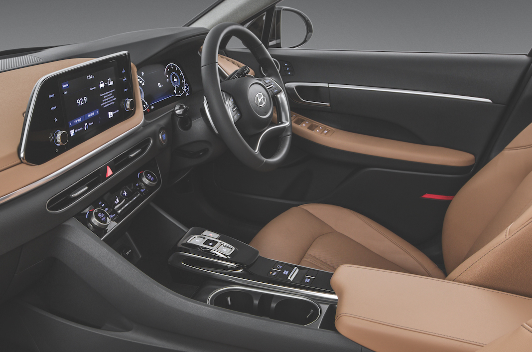 The wireless Qi charger and blindspot monitor are two new additions that will excite drivers. – Pic courtesy of Hyundai Motor Group