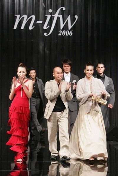 Edmund Ser's magic hands made the writer Prom Queen. – Pic courtesy of Alchetron