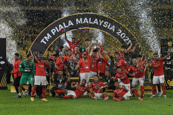 KL City ended a 32-year wait to lift the Malaysia Cup. - Bernama Pic, December 31, 2021