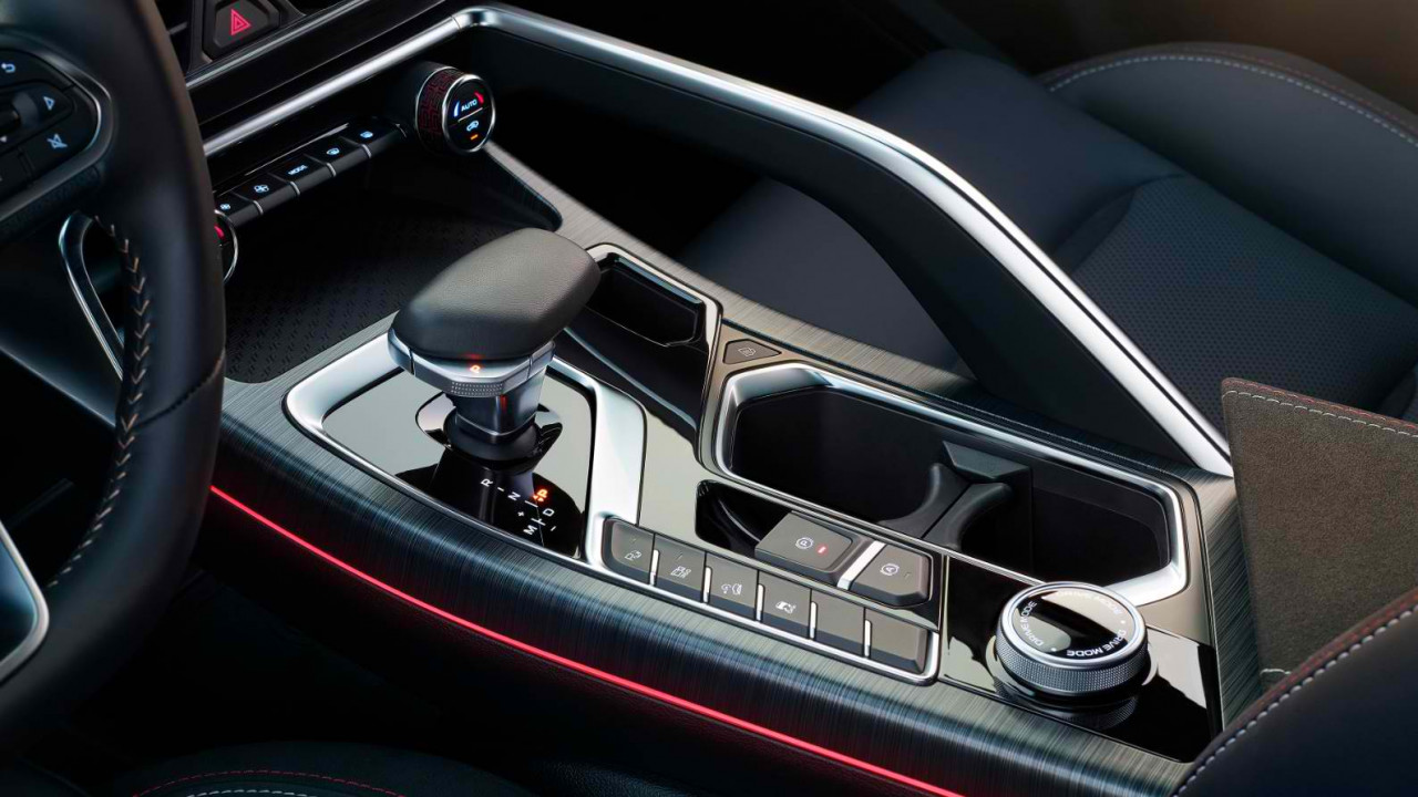 The stylish instrument panel of the Geely XIng Yue Crossover. - Pic courtesy of Geely Auto