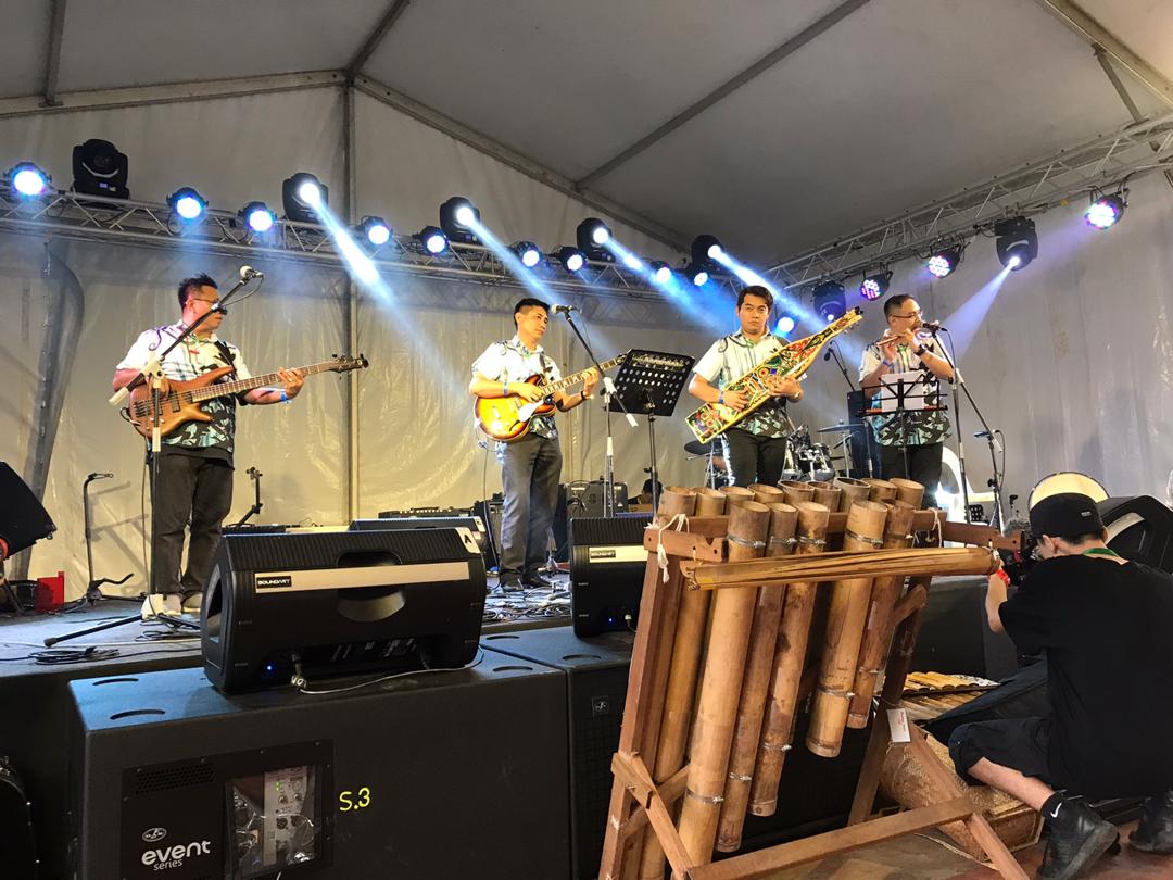 Justine and his band, Sengalang Learns to Jazz, during the Rainforest World Music Festival in 2019. – Pic courtesy of Justine Jarop 