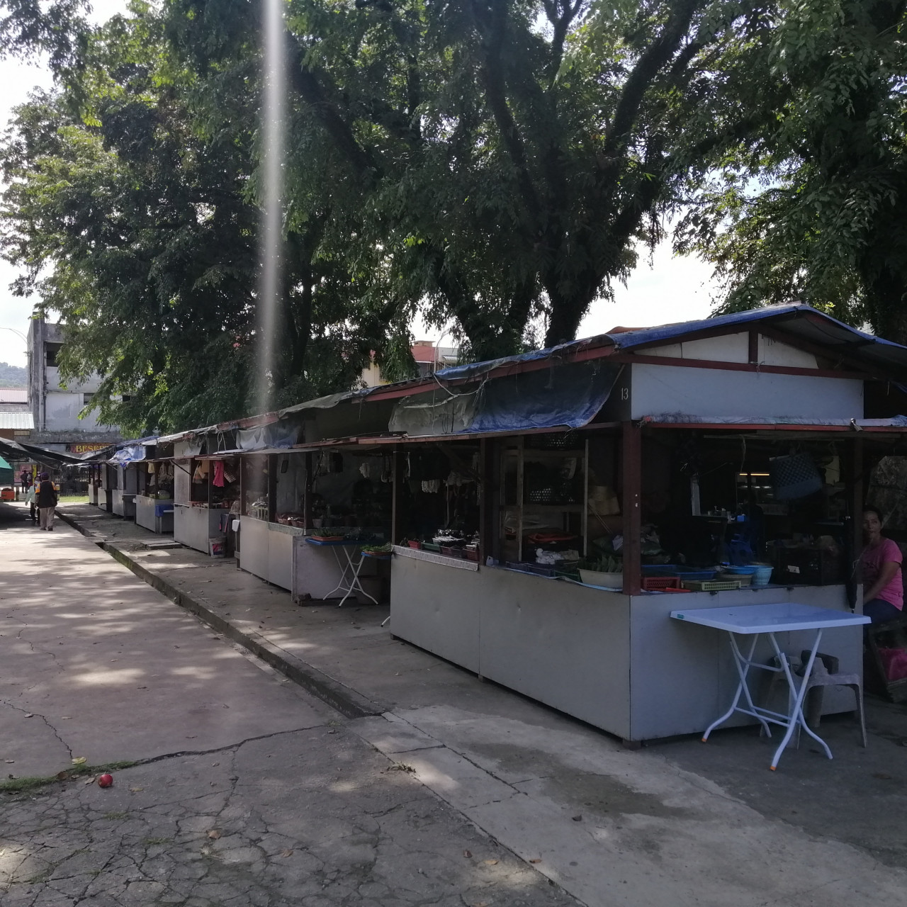 A row of stalls operated by locals who are from the Rungus tribe. – The Vibes pic, September 24, 2020