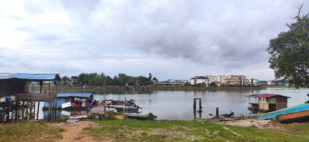 Maryam Tom, a village elder, says there are fewer fish in the sea due to the rise of coastal projects, which has affected the community’s source of income. – ARJUN MOHANAKRISHNAN/The Vibes pic, February 11, 2022