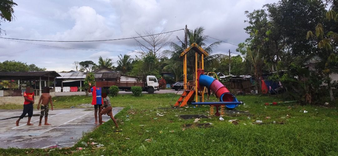 While conditions in nearby residential areas are better, villager Iskandar Suni says the community does not use them as a yardstick for what their own should look like. – ARJUN MOHANAKRISHNAN/The Vibes pic, February 11, 2022