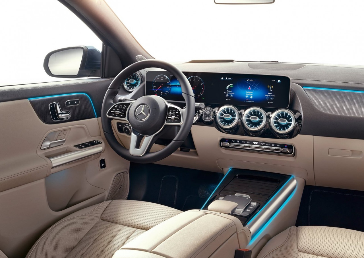 The driver's seat and instrument panel of the 2020 model GLA compact SUV. – Pic courtesy of Mercedes-Benz