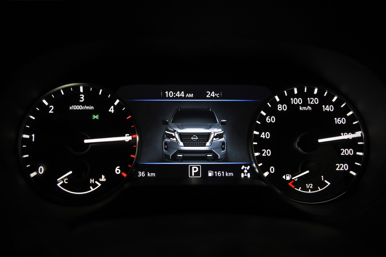 The dashboard of the Nissan Navara. – Pic courtesy of Nissan Global, November 6, 2020