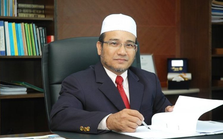 MBSP Mayor Datuk Rozali Mohamud says only the Land and District Office has the power to close down the factories in Jalan Kebun Baru. – Facebook pic, November 23, 2020