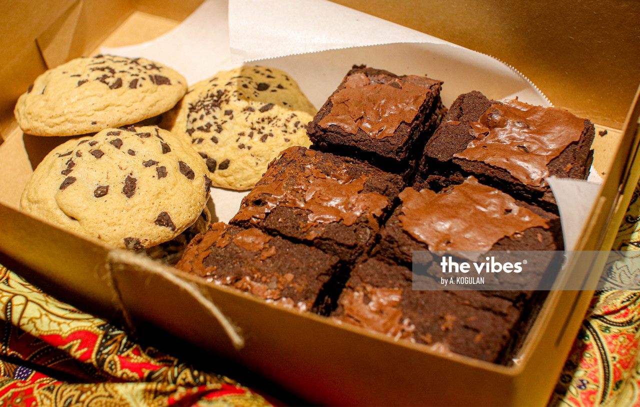Cookies and brownies from the Dignity for Children  Foundation. – The Vibes pic