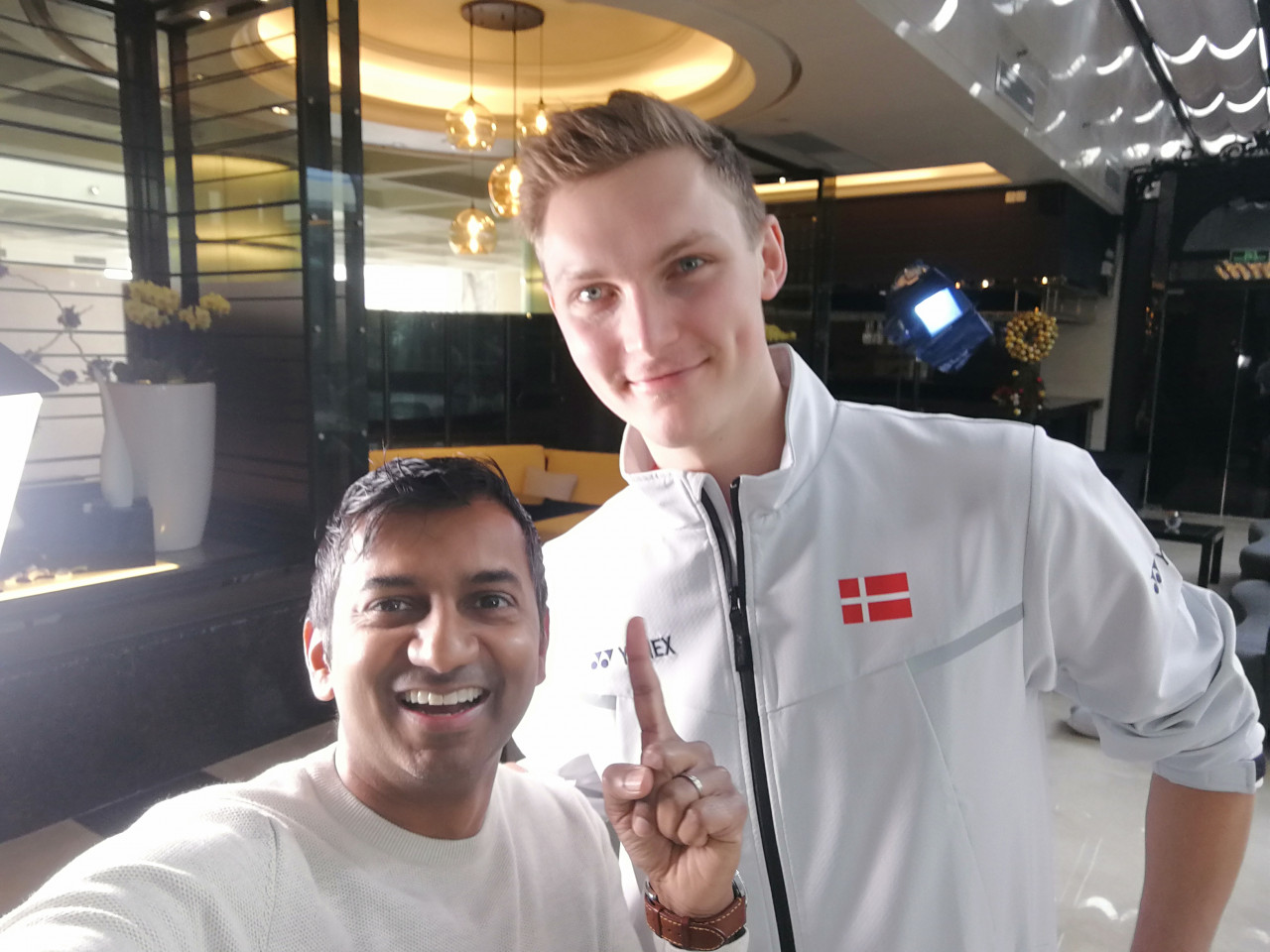 Sanjeev Palar with Viktor Axelsen from Denmark, Pic courtesy of Sanjeev Palar