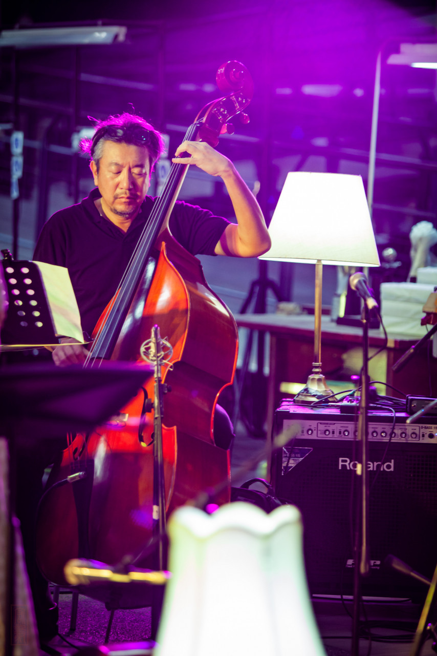 Seiichi Fukuyama on bass. – Pic courtesy of Wong Horngyih, December 6, 2020