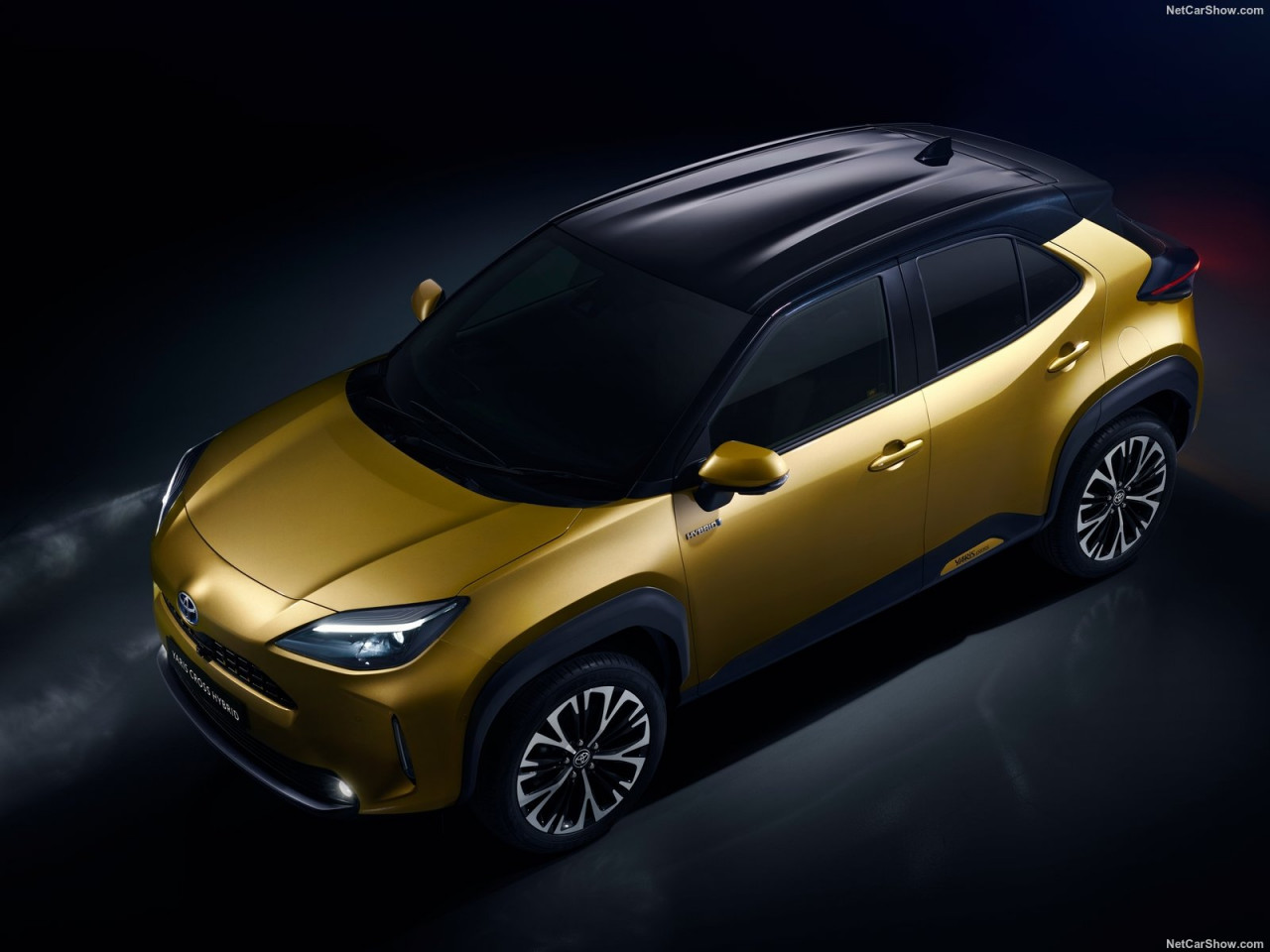This new crossover exterior design uniquely stands out with a power moon-roof, roof rack, LED headlights, among other features. – Pic courtesy of Toyota Motor Corp