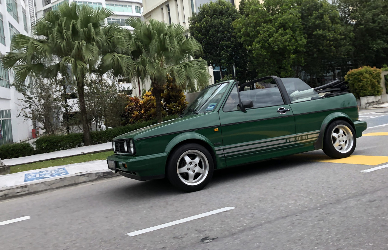 A VW Golf in a green vinyl car wrap. – Daniel Fernandez pic, October 20, 2020