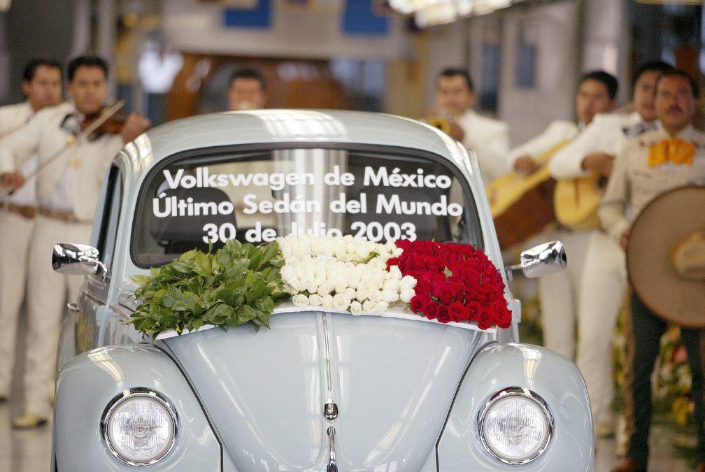 The last air-cooled Beetle in the world rolled out of the Volkswagen de México headquarters in Puebla in 2003. – Pic courtesy of Volkswagen AG
