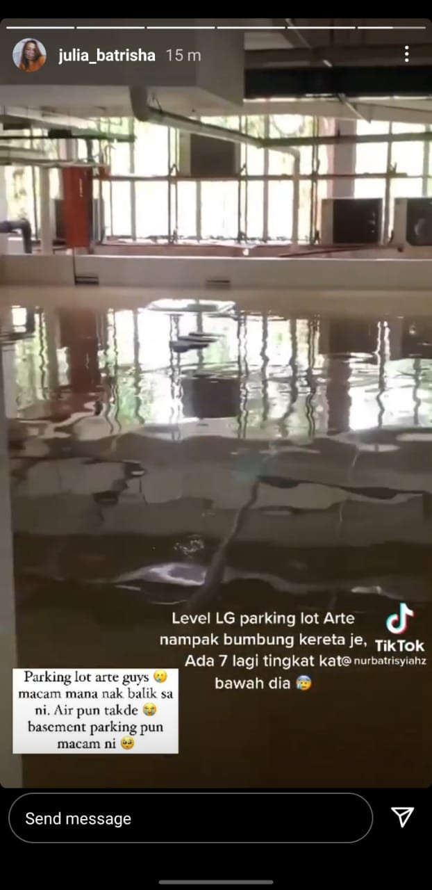 One of Section 13 resident Tan Siew Yi’s university mates, @julia_batrisha’s hostel flood updates via Instagram story. – Pic courtesy of Tan Siew Yi, January 2, 2022
