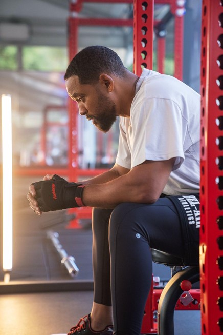 Will Smith relies on his Fitbit Charge 4 even when he's resting between sets