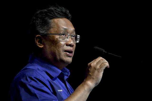 On another matter, Datuk Abdul Rahman Dahlan says he will make a comeback by vying for a seat in the 15th general election. – Bernama pic, August 27, 2022