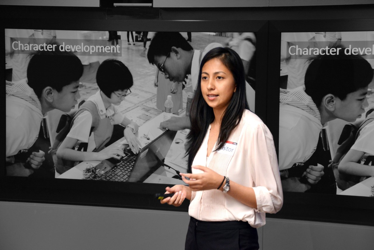 Arus Academy co-founder Alina Amir taught teachers how to use Google Slides and Google Meet, so that they can hold classes virtually. – medium.com pic, December 18, 2020