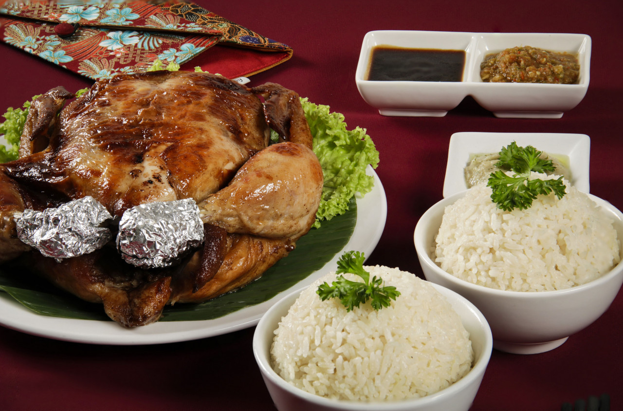 You can never go wrong with chicken rice. Dignity’s a la carte chicken rice is priced at RM59.90. – Dignity for Children Foundation pic