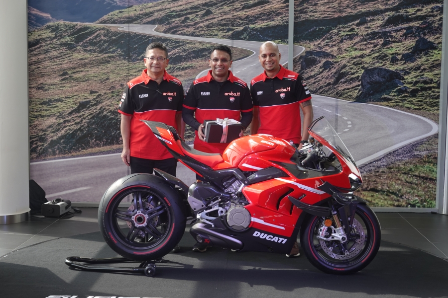 Datuk Nazir Hussin Akhtar Hussin (middle) of Titiwangsa Umno reportedly ordered the RM888,000 superbike earlier this year. – Facebook pic, December 14, 2020
