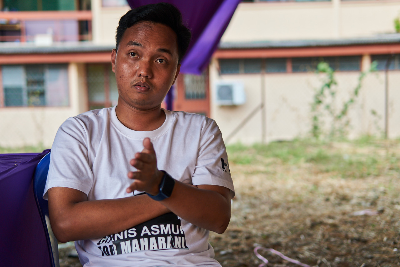Parti Bangsa Malaysia’s Maharani candidate Hanis Asmui says younger voters have no interest in the rhetoric being used by older politicians, which usually harps on racial and religious issues, and opines such a dated approach to politics must be phased out. – EMMANUEL SANTA MARIA CHIN/The Vibes pic, March 2, 2022