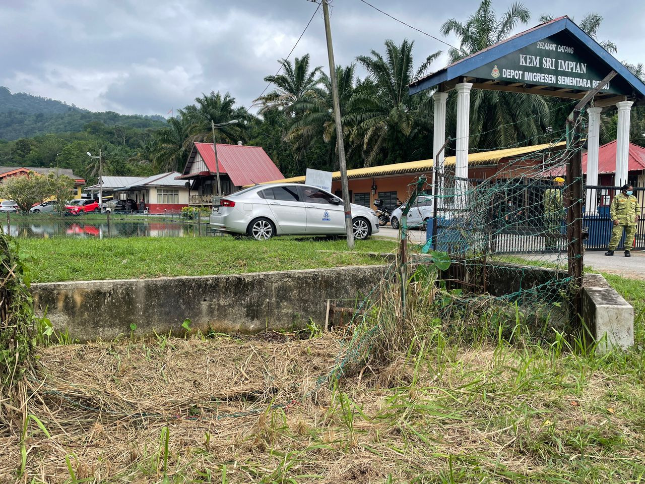 On what caused the riot and eventual escape, Kedah police chief commissioner Wan Hassan Wan Ahmad says initial investigations suggested tensions between separate groups that could have escalated beyond control. – SOFIA NASIR/The Vibes pic, April 20, 2022