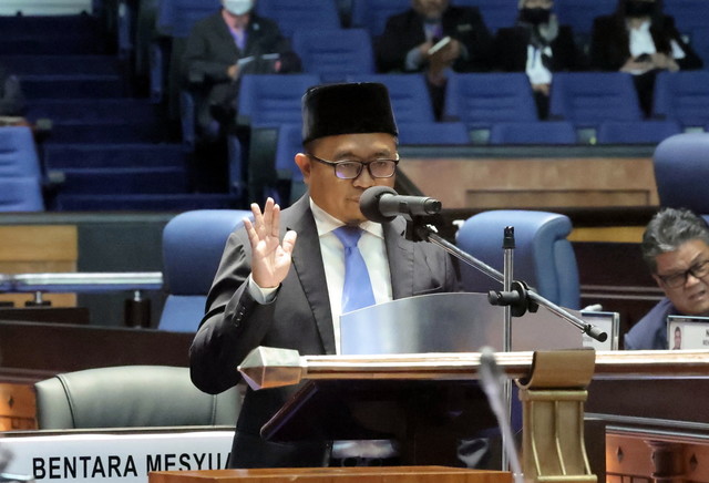 Jamil Hamzah says there is too much focus on Article 112D of the federal constitution in regards to the state’s special grant issue, adding that it is baffling that there is no focus on Article 112C, which specifically points out Sabah’s 40% revenue entitlement. – Bernama pic, November 28, 2022